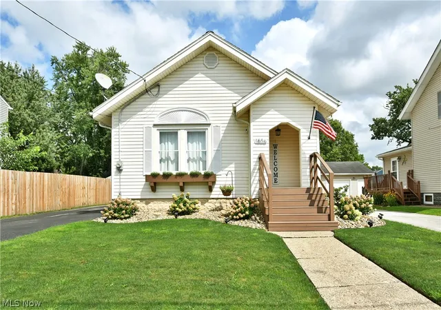 Photo 1 of Sale Pending at 1806 Sheridan Ave Ne, Warren, OH 44483 | MLS# 5232914 | Listing updated on 2026-08-24