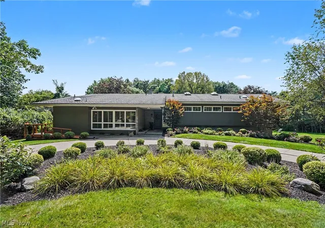 Photo 1 of Sale Pending at 3610 Knollwood Ln, Akron, OH 44333 | MLS# 5237524 | Listing updated on 2026-08-26