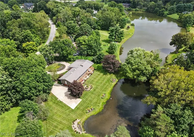 Photo 2 of Sale Pending at 3610 Knollwood Ln, Akron, OH 44333 | MLS# 5237524 | Listing updated on 2026-08-26