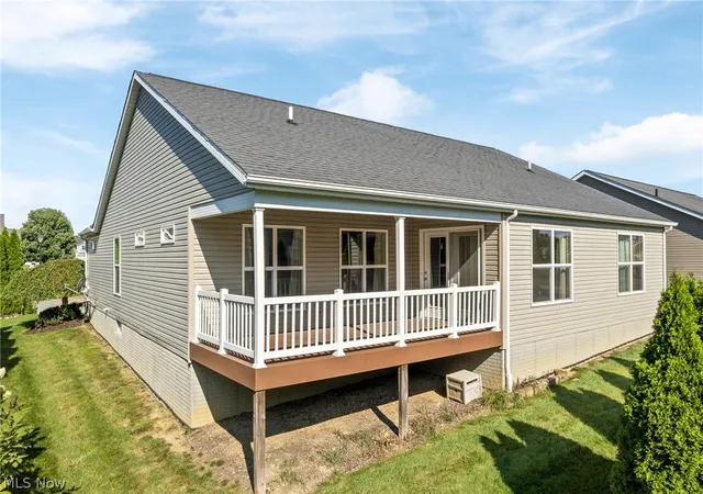 Listing Photo 2 - Condo for sale in building located at 995 Flanders Dr, Wadsworth, OH 44281 - Unit #