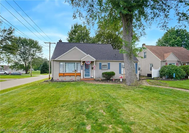 Photo 2 of Sale Pending at 1257 Western Ave Sw, Canton, OH 44710 | MLS# 5237823 | Listing updated on 2026-08-23