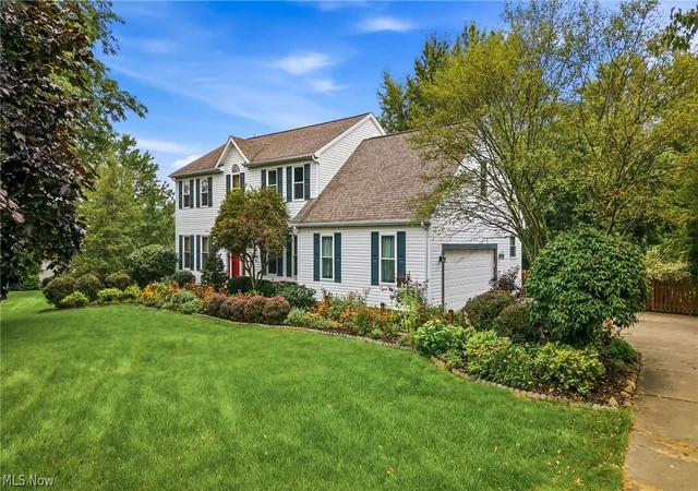 Photo 2 of Single family home for sale at 9945 Ginger Hl Rd, New Middletown, OH 44442 | MLS# 5237794 | Listing updated on 2026-08-29
