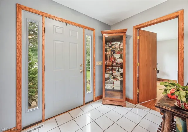 Photo 4 of Single family home for sale at 9945 Ginger Hl Rd, New Middletown, OH 44442 | MLS# 5237794 | Listing updated on 2026-08-29