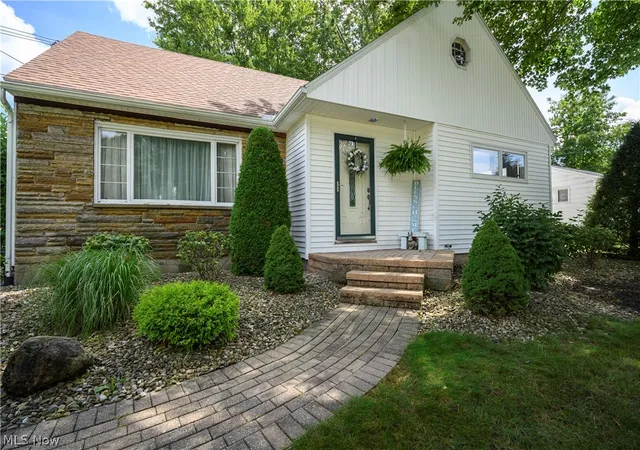 Photo 1 of Sale Pending at 189 36th Street Sw, Barberton, OH 44203 | MLS# 5237771 | Listing updated on 2026-08-24