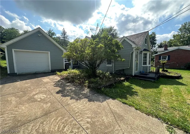 Photo 2 of Sale Pending at 32650 Pettibone Rd, Solon, OH 44139 | MLS# 5237261 | Listing updated on 2026-08-22