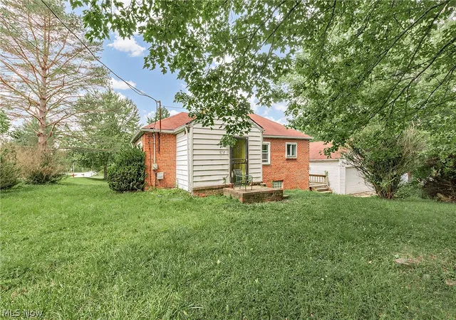 Photo 3 of Single family home for sale at 16725 Findlay St, Chagrin Falls, OH 44023 | MLS# 5233958 | Listing updated on 2026-08-20