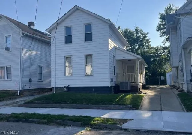 Single family home for sale at 382 Kling St, Akron, OH 44311 | MLS# 5237997