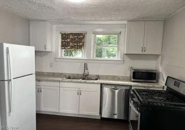 Photo 3 of Single family home for sale at 382 Kling St, Akron, OH 44311 | MLS# 5237997 | Listing updated on 2026-08-20