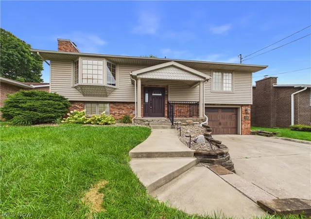 Photo 1 of Single family home for sale at 3206 Charles Dr, Vienna, WV 26105 | MLS# 5237135 | Listing updated on 2026-08-20