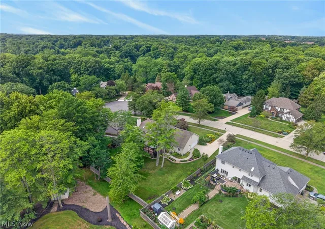 Photo 4 of Sale Pending at 8753 Treetop Trl, Broadview Heights, OH 44147 | MLS# 5236537 | Listing updated on 2026-08-25