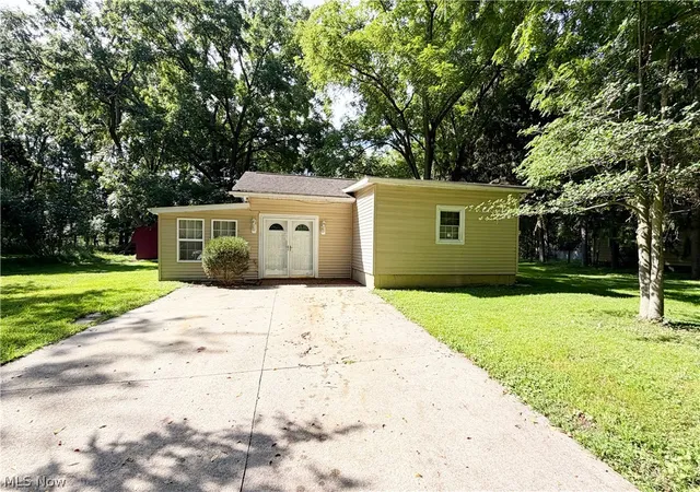 Photo 1 of Single family home for sale at 35930 Highland Dr, Eastlake, OH 44095 | MLS# 5237820 | Listing updated on 2026-08-24