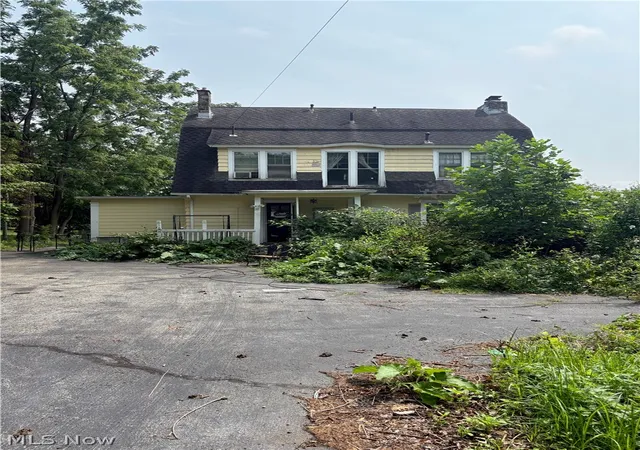 Photo 12 of Single family home for sale at 44 Forest Hl Rd, Youngstown, OH 44512 | MLS# 5238027 | Listing updated on 2026-08-20