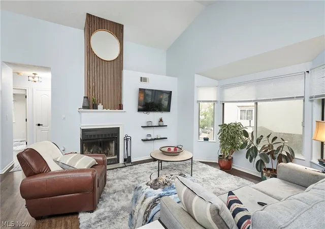 Photo 2 of Condo for sale at 350 Village Pointe Dr #3, Akron, OH 44313 | MLS# 5238128 | Listing updated on 2026-09-01