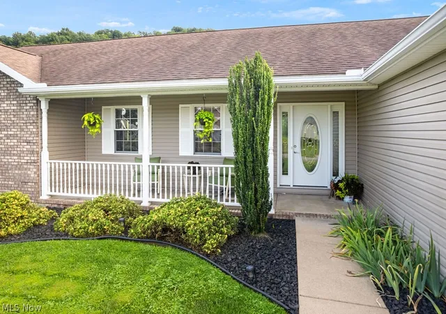 Photo 2 of Single family home for sale at 120 Woodridge Dr, Mineral Wells, WV 26150 | MLS# 5237617 | Listing updated on 2026-08-26