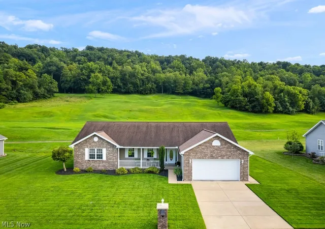 Photo 4 of Single family home for sale at 120 Woodridge Dr, Mineral Wells, WV 26150 | MLS# 5237617 | Listing updated on 2026-09-26