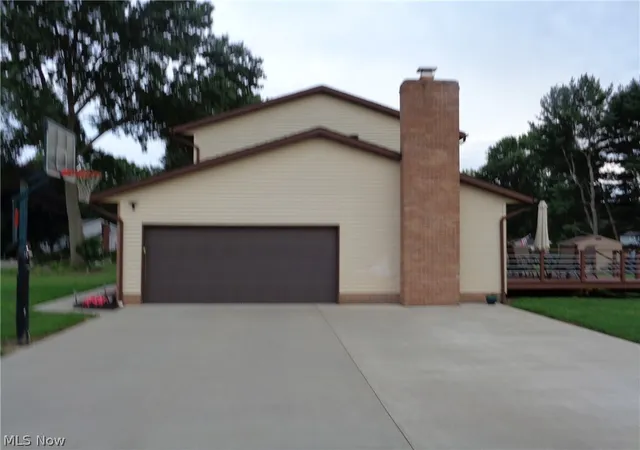 Photo 2 of Sale Pending at 3415 Lauren Ave Nw, Massillon, OH 44646 | MLS# 5238137 | Listing updated on 2026-08-24