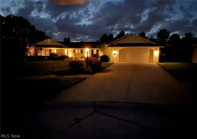 Photo 2 of Single family home for sale at 33008 Woodhaven Cir, North Ridgeville, OH 44039 | MLS# 5238043 | Listing updated on 2026-08-26