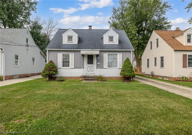 Photo 1 of Sale Pending at 424 E 326th Street, Willowick, OH 44095 | MLS# 5235649 | Listing updated on 2026-08-29