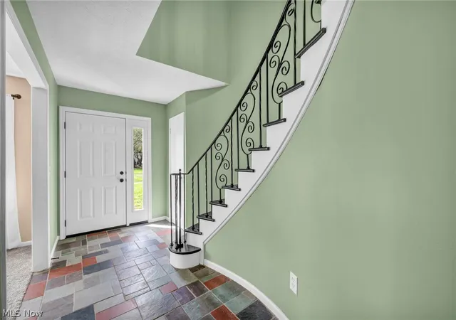 Photo 2 of Condo for sale at 11 Meadowlawn Dr #5, Mentor, OH 44060 | MLS# 5238029 | Listing updated on 2026-08-28