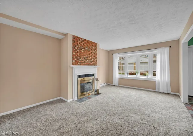 Photo 3 of Condo for sale at 11 Meadowlawn Dr #5, Mentor, OH 44060 | MLS# 5238029 | Listing updated on 2026-08-28