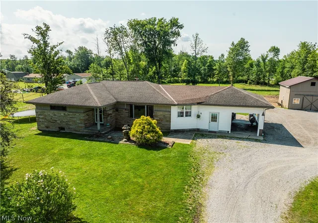 Photo 3 of Single family home for sale at 17881 Huntley Rd, Windsor, OH 44099 | MLS# 5235453 | Listing updated on 2026-08-20