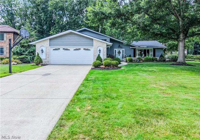 Photo 2 of Sale Pending at 27563 Hemlock Dr, Westlake, OH 44145 | MLS# 5237916 | Listing updated on 2026-08-22