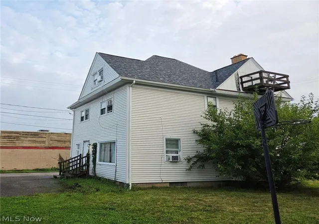 Photo 3 of Multi family home for sale at 1818 Cleveland Ave Nw, Canton, OH 44709 | MLS# 5238184 | Listing updated on 2026-08-20