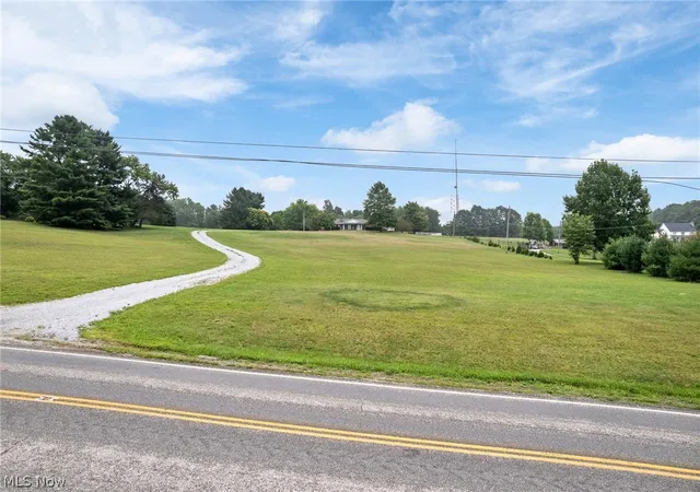 Photo 3 of Sale Pending at 2644 Mount Eaton Rd S, Dalton, OH 44618 | MLS# 5238253 | Listing updated on 2026-09-15