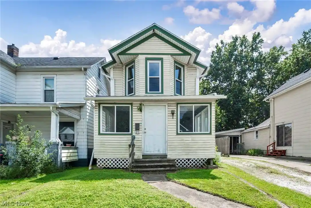 Photo 1 of Single family home for sale at 54 Brown St, Barberton, OH 44203 | MLS# 5238081 | Listing updated on 2026-10-19