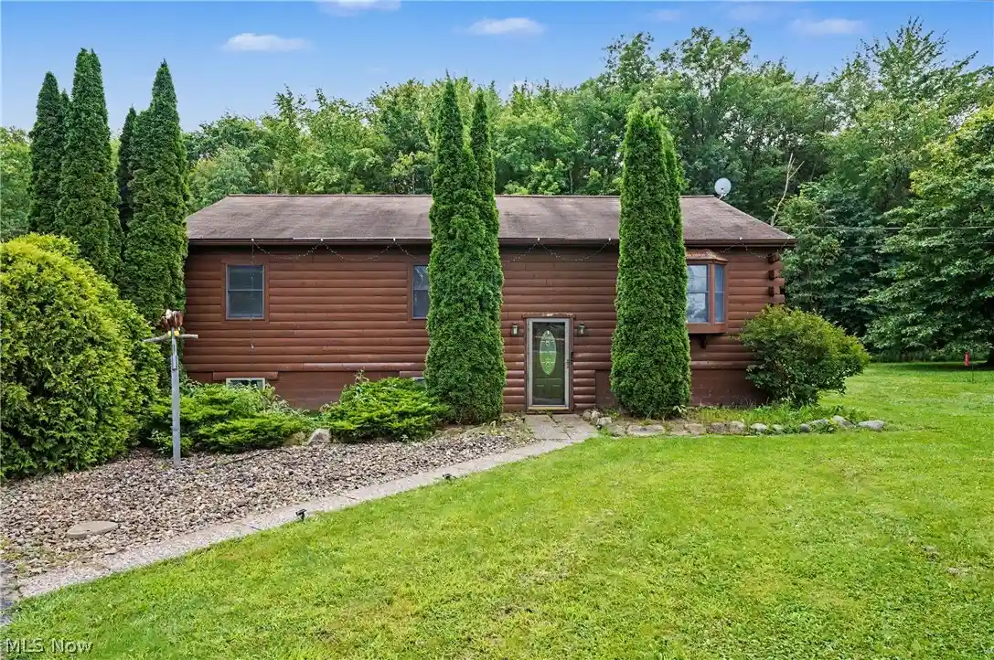 Single family home for sale at 6092 Warren Rd, Cortland, OH 44410 | MLS# 5237687