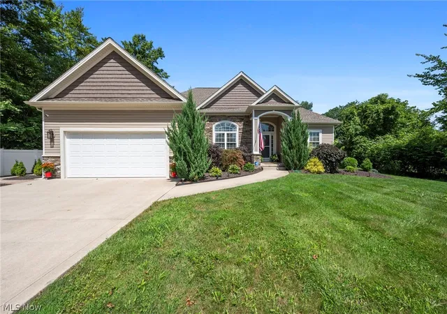 Photo 1 of Single family home for sale at 9475 Johnnycake Ridge Rd, Mentor, OH 44060 | MLS# 5237804 | Listing updated on 2026-09-30