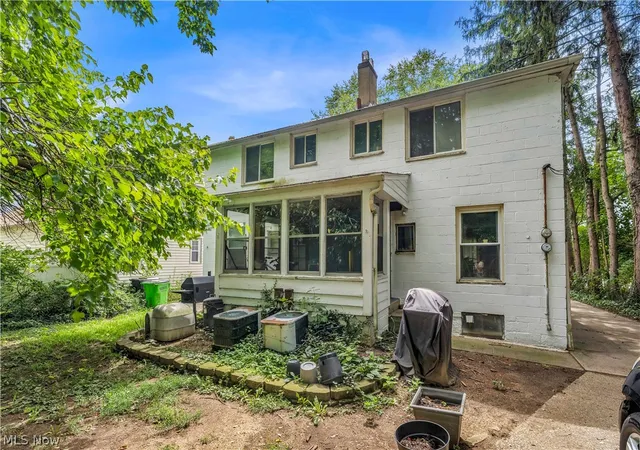Listing Photo 4 - Condo for sale in building located at 102 Hartman St, Berea, OH 44017