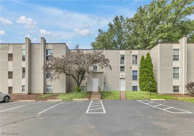 Photo 1 of Sale Pending at 1633 Cedarwood Dr #320, Westlake, OH 44145 | MLS# 5237786 | Listing updated on 2026-08-28
