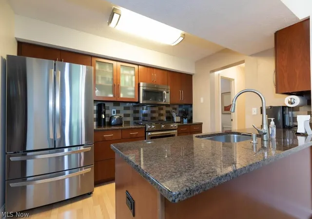 Photo 3 of Sale Pending at 307 Huntsford Dr, Macedonia, OH 44056 | MLS# 5235869 | Listing updated on 2026-08-26