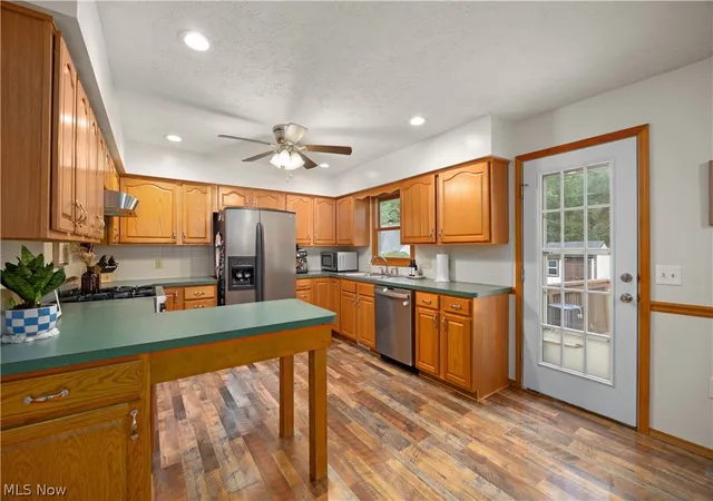 Photo 5 of Sale Pending at 876 Moss Cyn Dr, Amherst, OH 44001 | MLS# 5238332 | Listing updated on 2026-09-01
