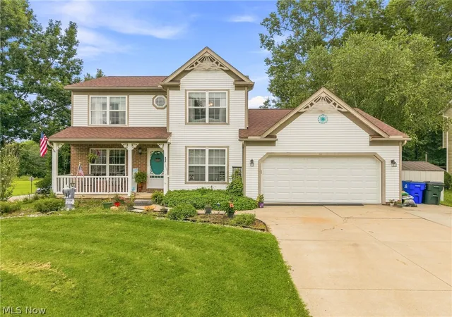 Photo 1 of Single family home for sale at 803 Collins Pond Dr, Ravenna, OH 44266 | MLS# 5238122 | Listing updated on 2026-08-20