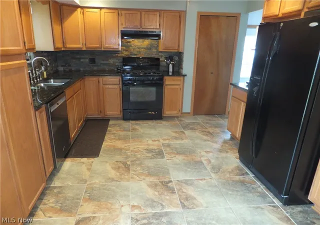 Photo 4 of Sale Pending at 1211 Eric Ln, Cleveland, OH 44109 | MLS# 5238396 | Listing updated on 2026-08-31