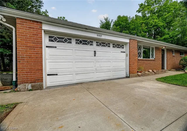 Photo 3 of Single family home for sale at 9265 Brookdale Ln, Macedonia, OH 44056 | MLS# 5233273 | Listing updated on 2026-10-07