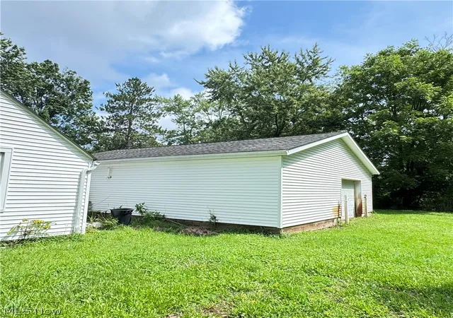 Photo 3 of Single family home for sale at 547 Ewart Rd, Akron, OH 44312 | MLS# 5238432 | Listing updated on 2026-08-21