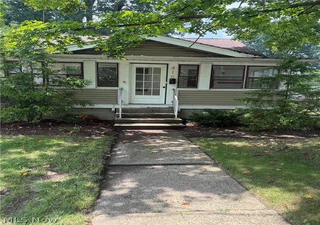 Photo 1 of Sale Pending at 416 N Lyman St, Wadsworth, OH 44281 | MLS# 5238431 | Listing updated on 2026-08-31