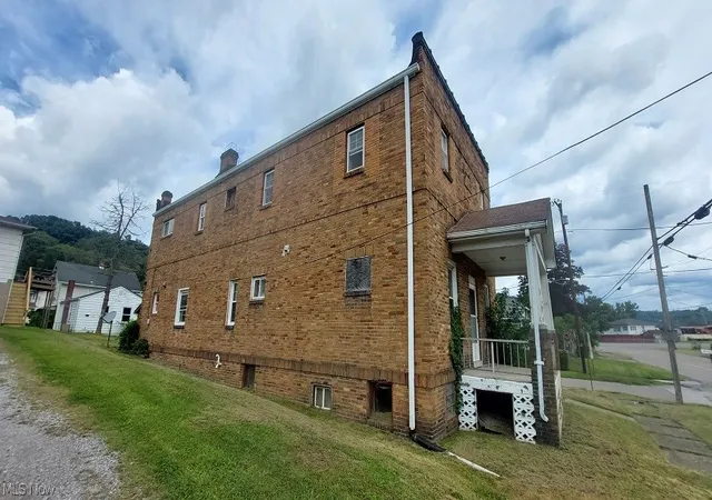 Photo 3 of Multi family home for sale at 112 Woodmont Ave, Steubenville, OH 43952 | MLS# 5238464 | Listing updated on 2026-08-21