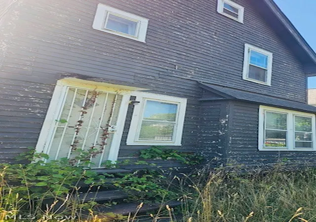Photo 4 of Sale Pending at 3395 E 135th Street, Cleveland, OH 44120 | MLS# 5238300 | Listing updated on 2026-08-27
