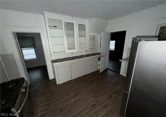 Listing Photo 5 - Condo for sale in building located at 3185 W 58th St, Cleveland, OH 44102