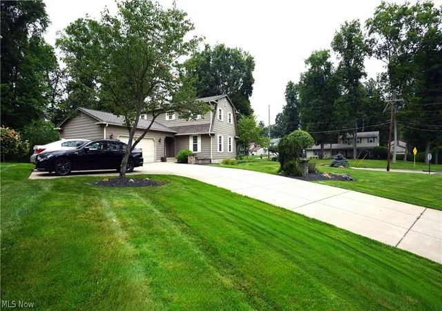 Photo 2 of Single family home for sale at 8154 Glenwood Ave, Youngstown, OH 44512 | MLS# 5238488 | Listing updated on 2026-08-21