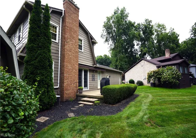 Photo 4 of Single family home for sale at 8154 Glenwood Ave, Youngstown, OH 44512 | MLS# 5238488 | Listing updated on 2026-08-21