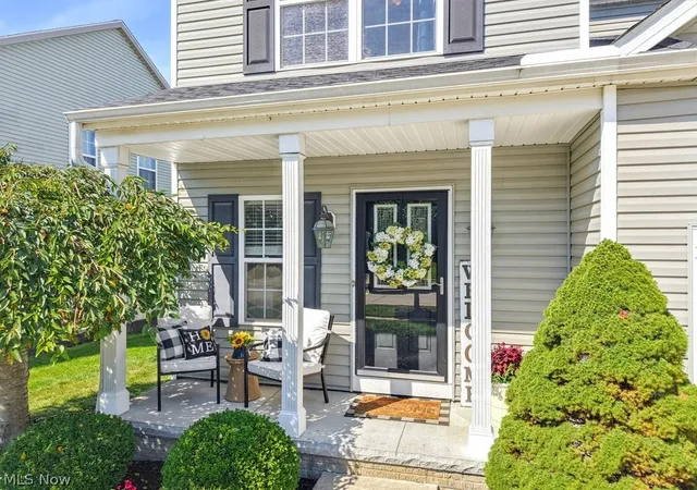 Photo 4 of Sale Pending at 882 Queens Gate Way, Wadsworth, OH 44281 | MLS# 5237012 | Listing updated on 2026-08-24