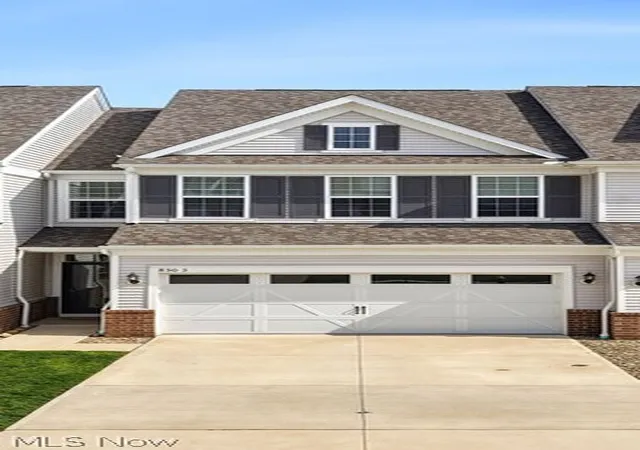 Townhouse for sale at 850 Dipper Ln #3, Aurora, OH 44202 | MLS# 5238487
