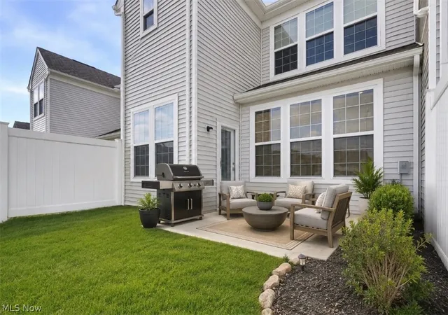 Photo 3 of Townhouse for sale at 850 Dipper Ln #3, Aurora, OH 44202 | MLS# 5238487 | Listing updated on 2026-08-27