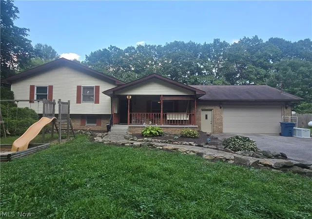 Single family home for sale at 1185 Ellsworth Bailey Rd SW, Warren, OH 44481 | MLS# 5238516