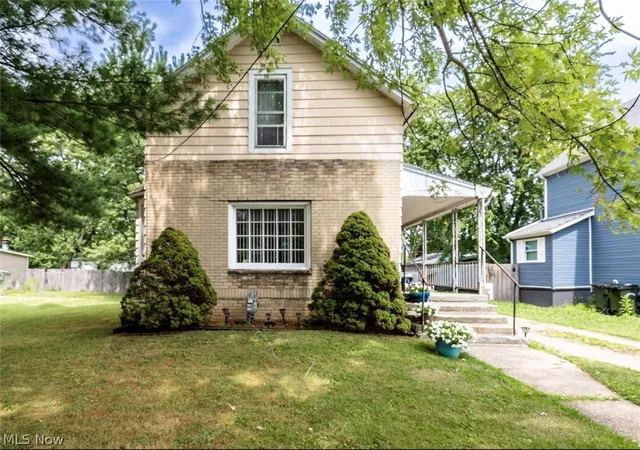 Photo 1 of Single family home for sale at 175 Spruce St, Elyria, OH 44035 | MLS# 5238527 | Listing updated on 2026-08-21